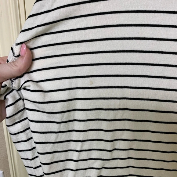 Liz Claiborne striped weekender - Picture 3 of 3